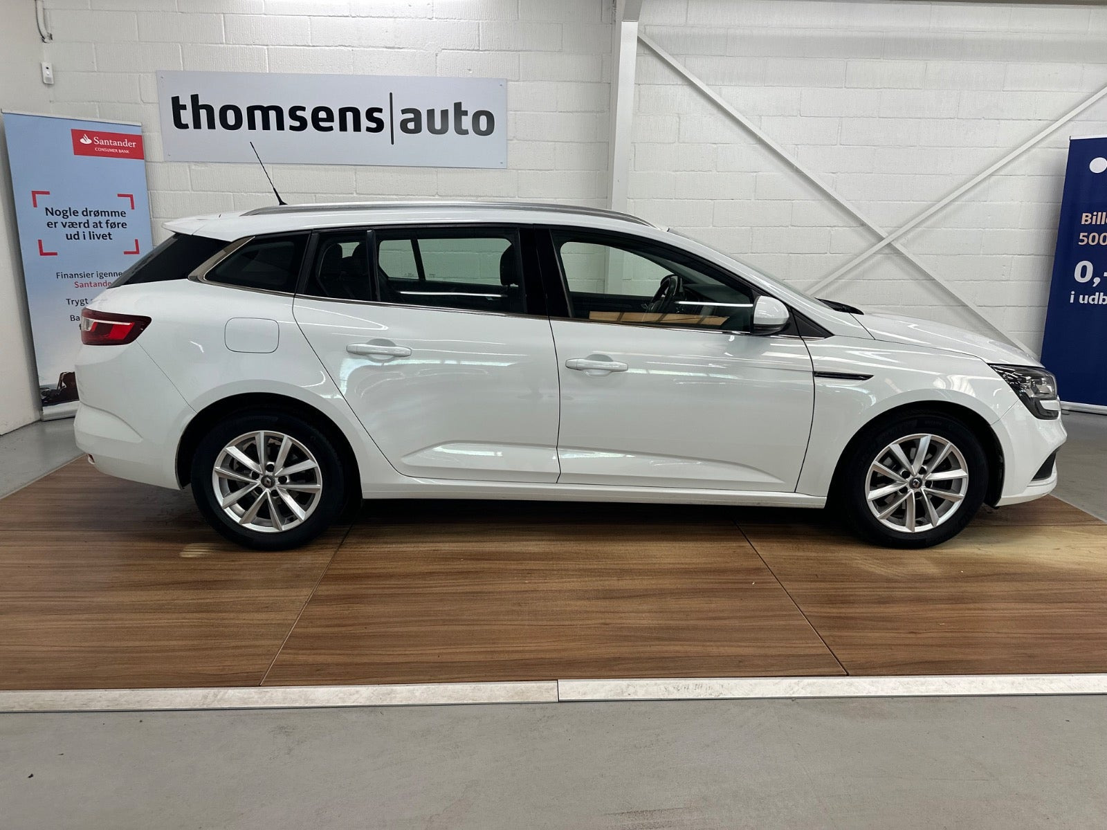 Hvid Renault Megane IV fra 2019