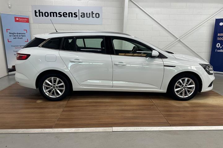 Hvid Renault Megane IV fra 2019