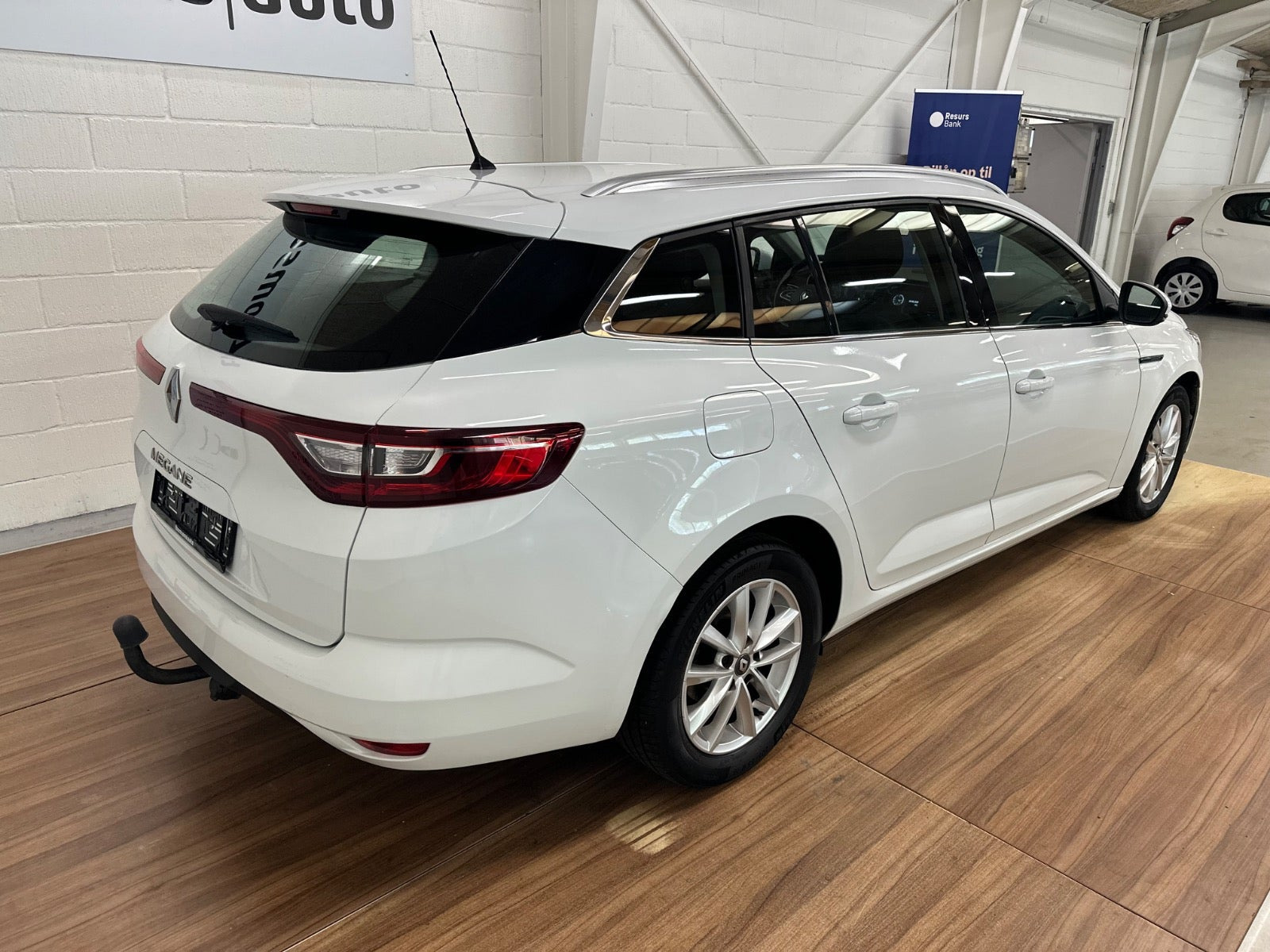 Hvid Renault Megane IV fra 2019
