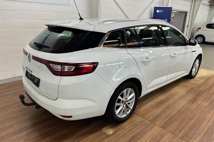 Hvid Renault Megane IV fra 2019