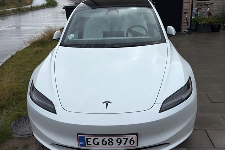 undefined Tesla Model 3 fra 2026