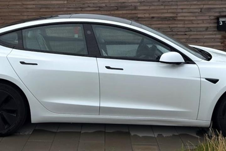 undefined Tesla Model 3 fra 2026