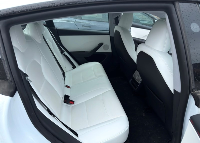 undefined Tesla Model 3 fra 2026