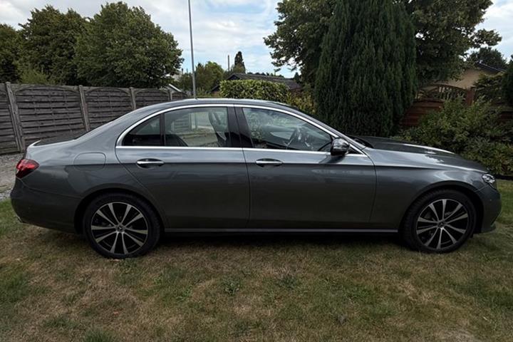 undefined Mercedes E300 e fra 2023