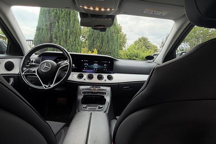 undefined Mercedes E300 e fra 2023