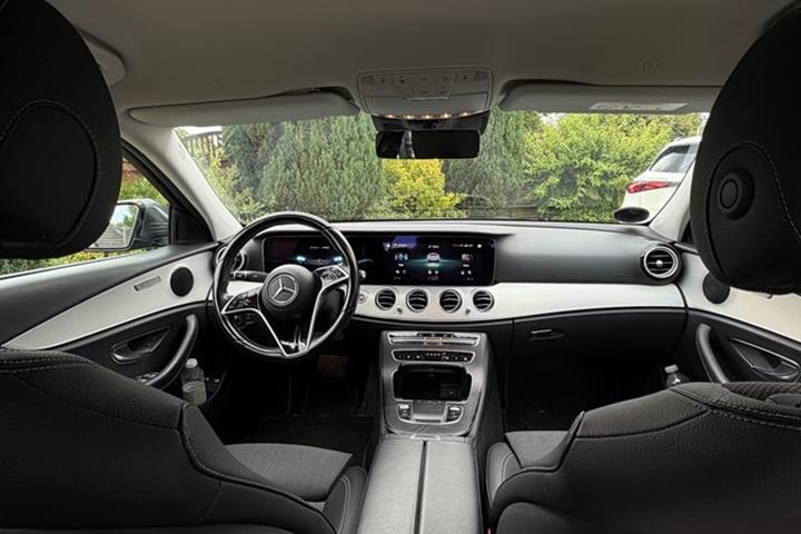 undefined Mercedes E300 e fra 2023