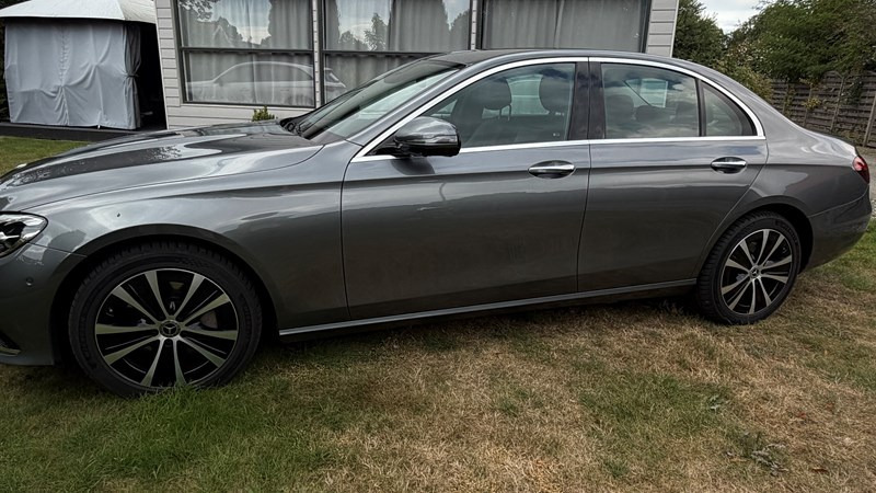 undefined Mercedes E300 e fra 2023