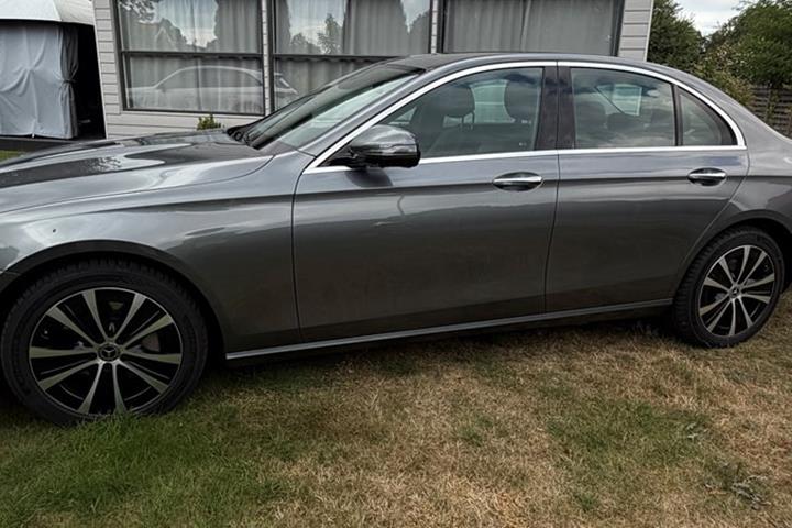 undefined Mercedes E300 e fra 2023