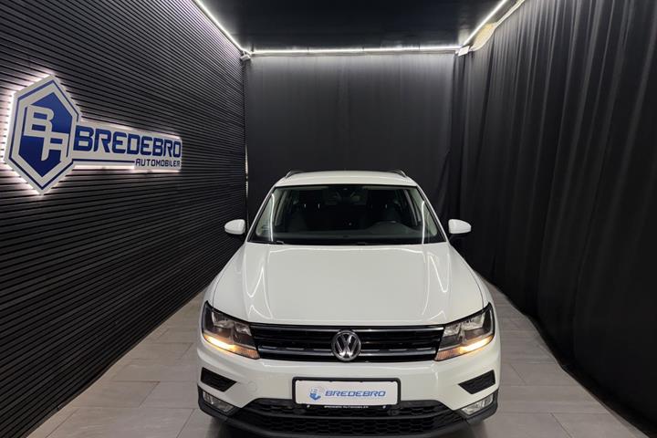 Hvid VW Tiguan fra 2017