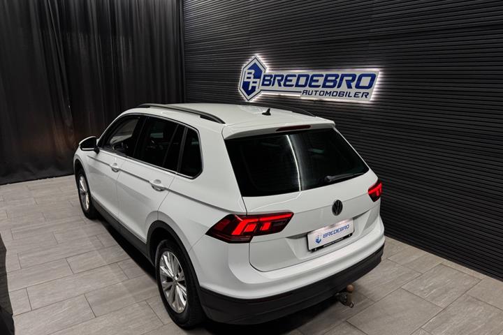 Hvid VW Tiguan fra 2017