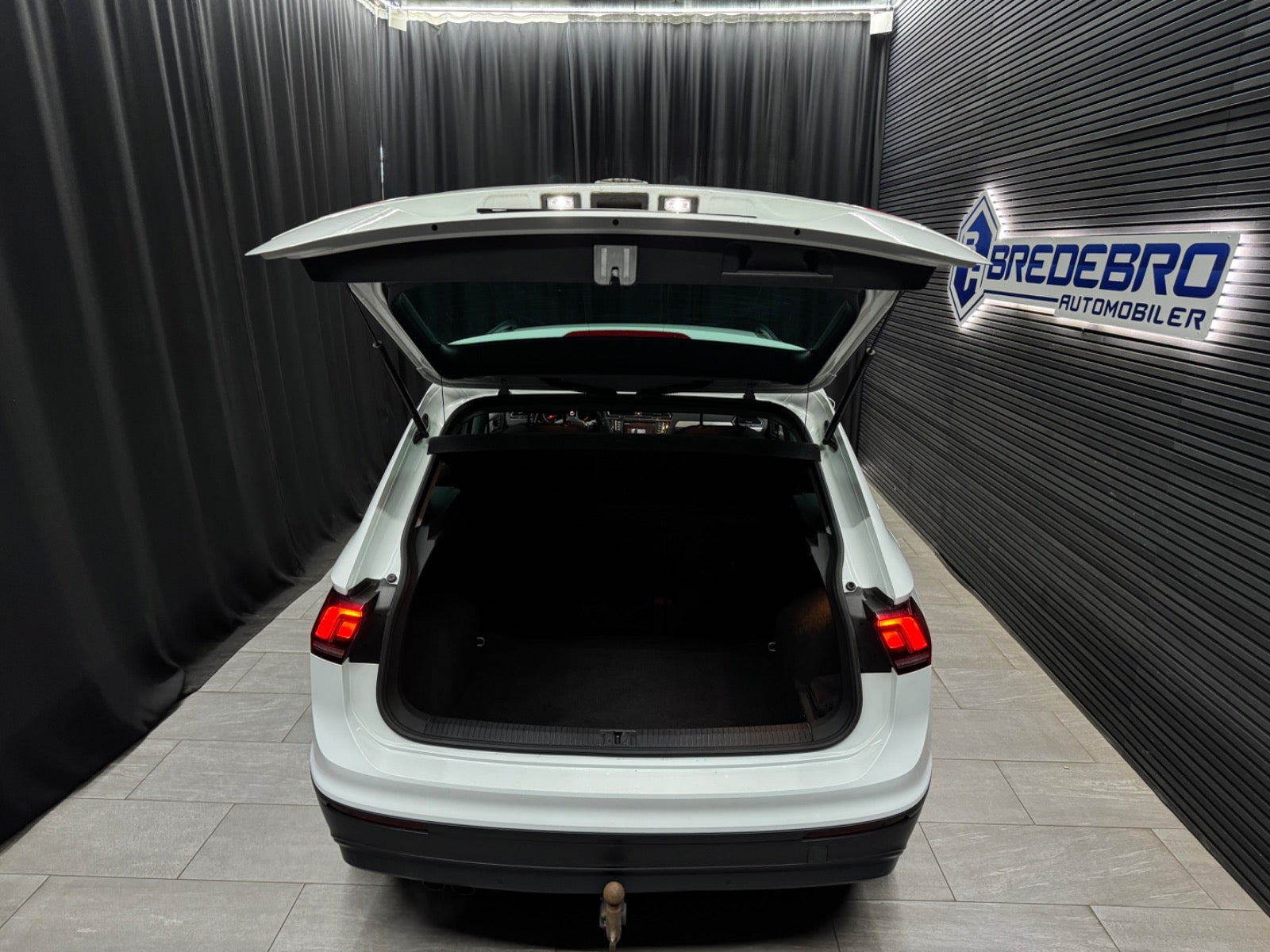 Hvid VW Tiguan fra 2017