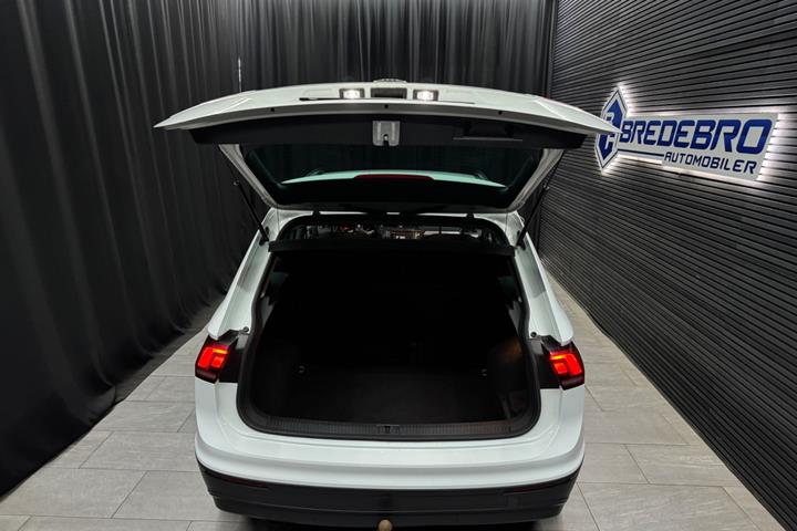 Hvid VW Tiguan fra 2017