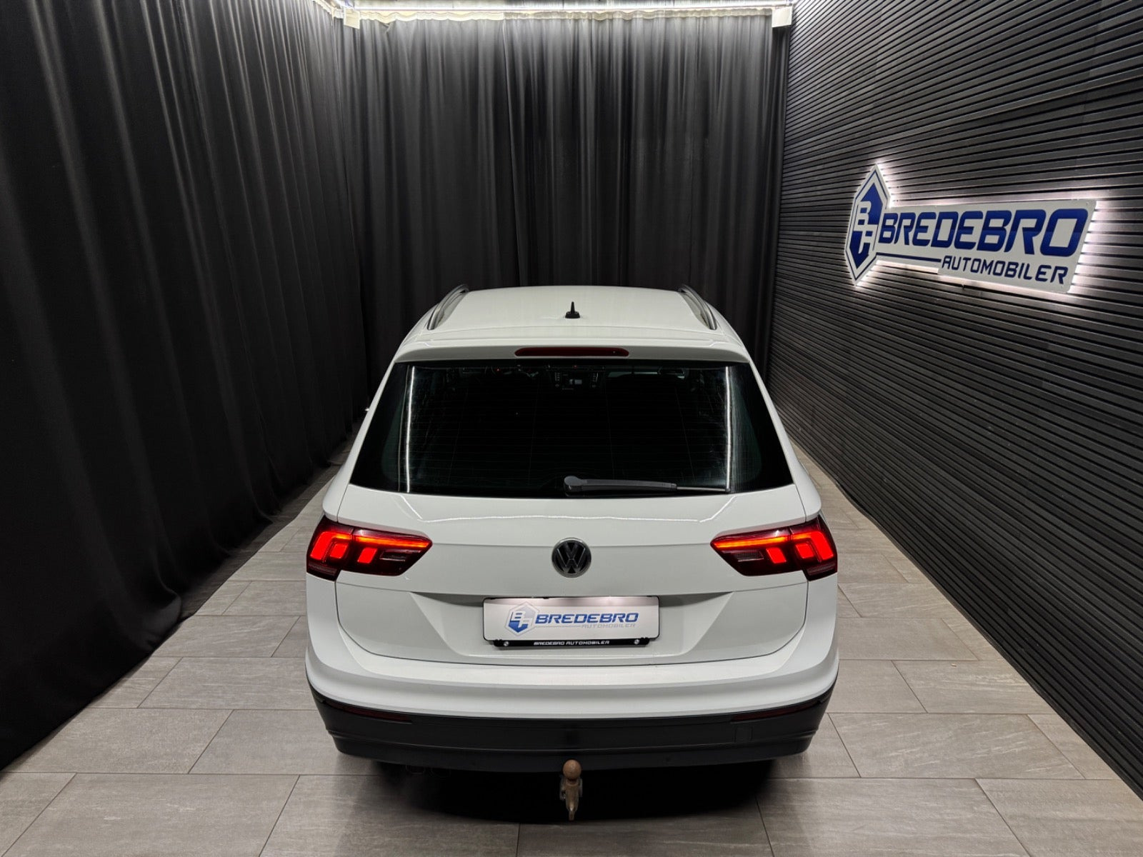 Hvid VW Tiguan fra 2017