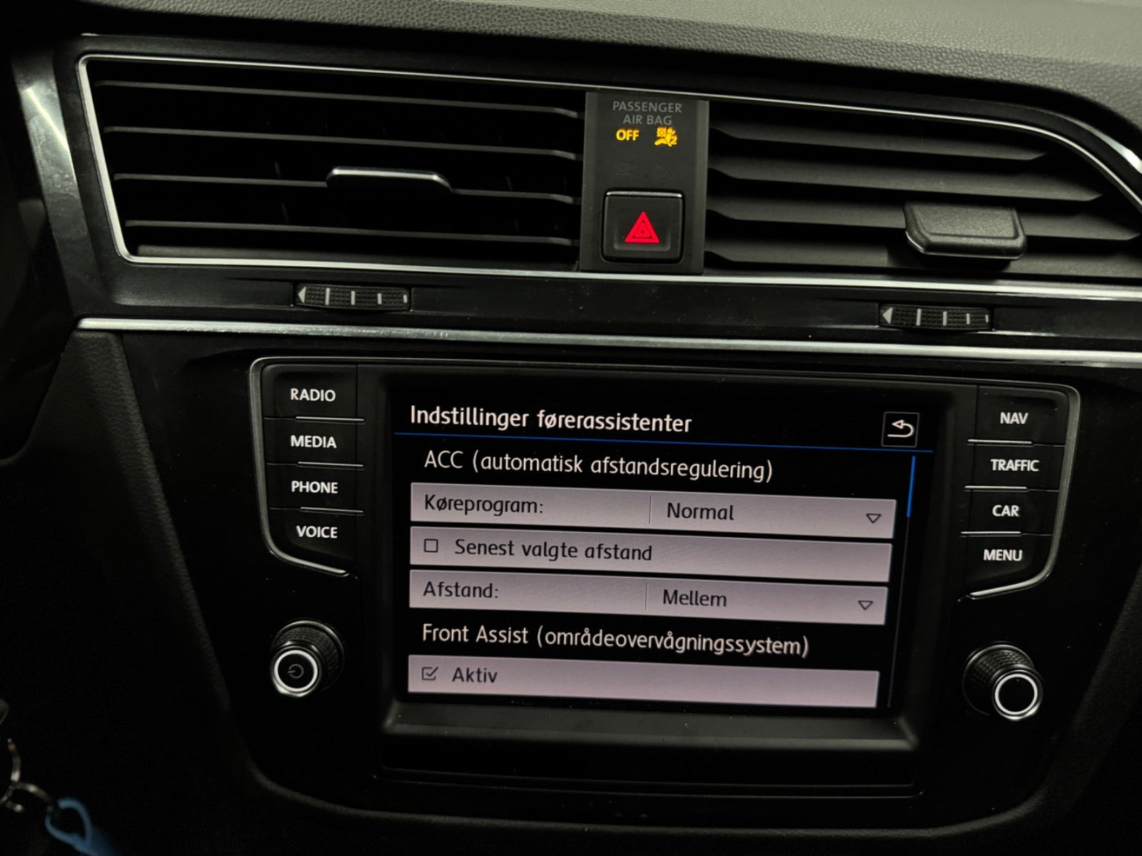 Hvid VW Tiguan fra 2017
