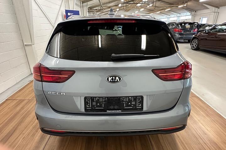 Sølv Kia Ceed fra 2021