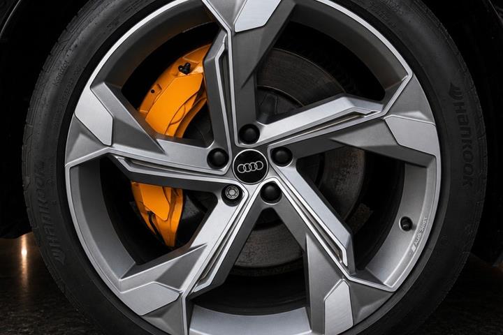 Sort Audi e-tron S fra 2022