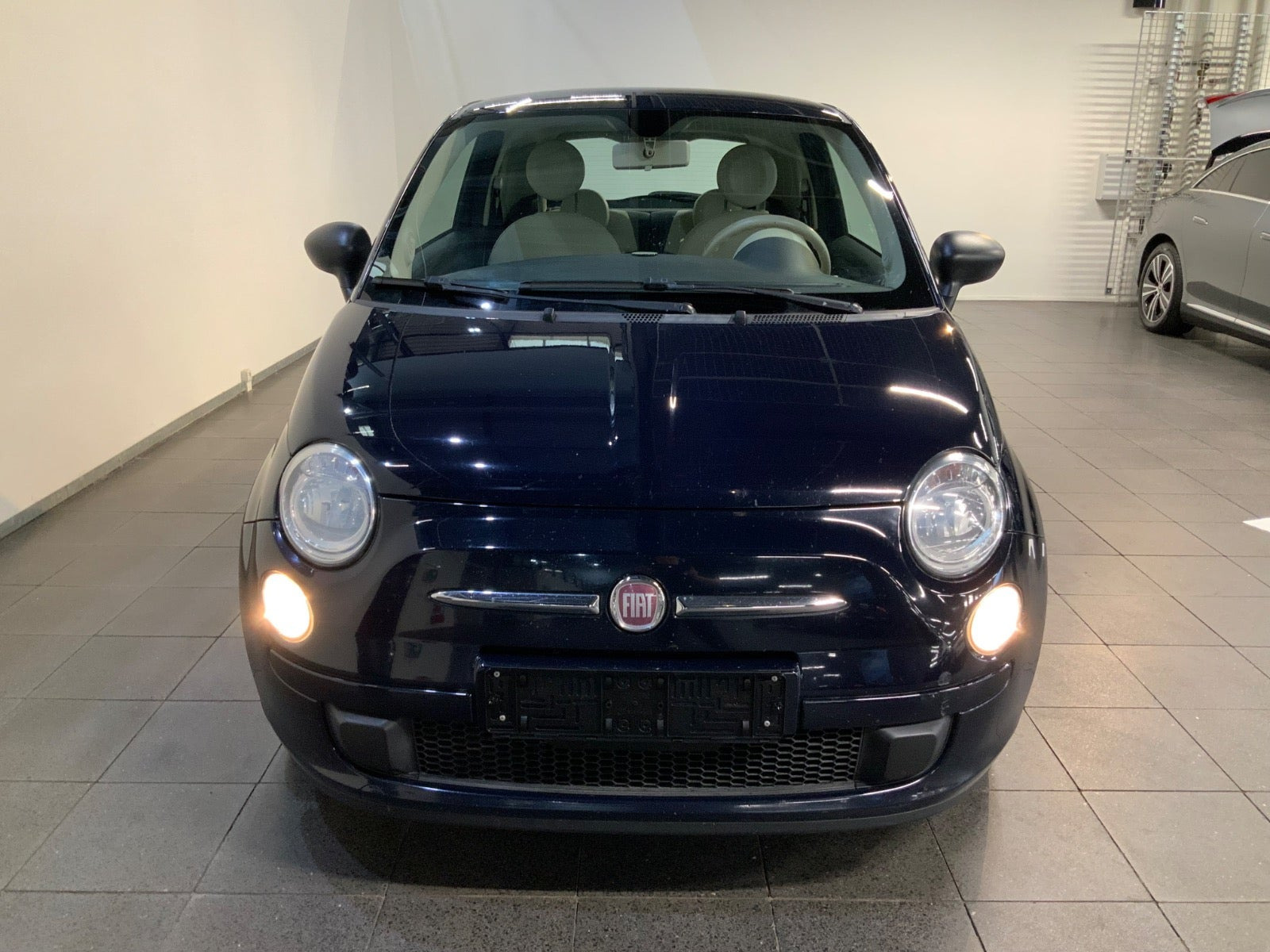Blå Fiat 500 fra 2011