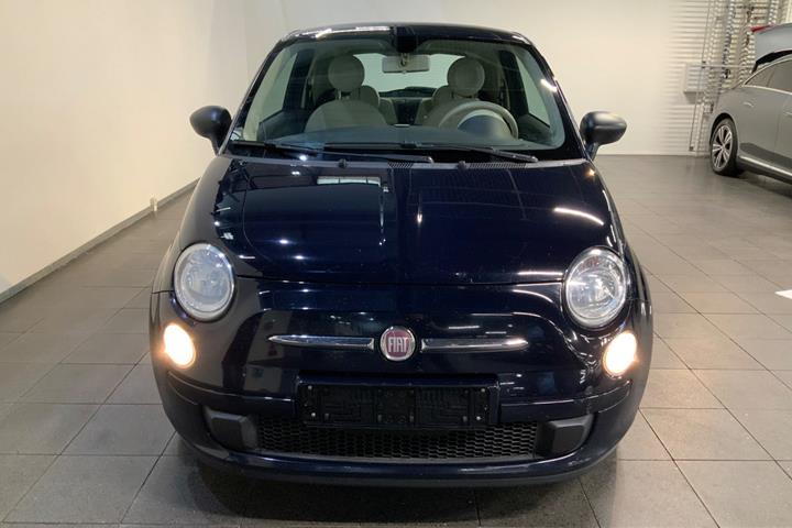 Blå Fiat 500 fra 2011