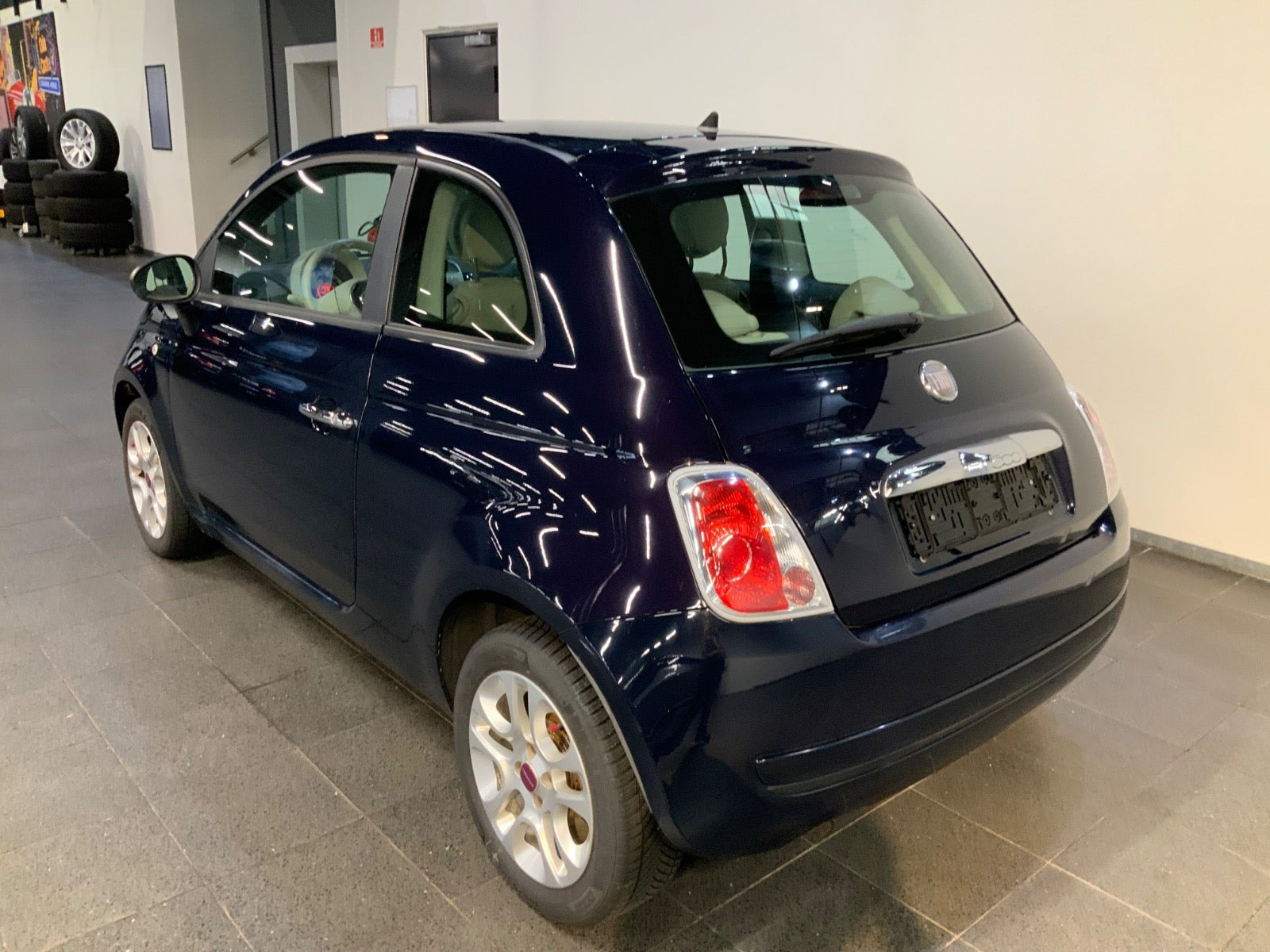 Blå Fiat 500 fra 2011