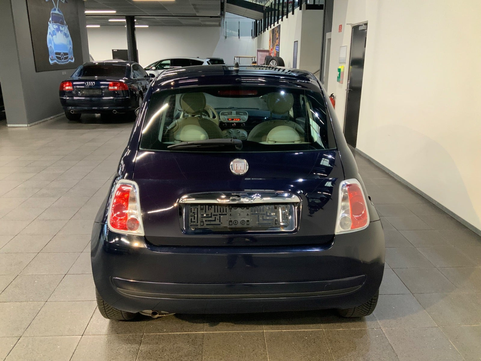 Blå Fiat 500 fra 2011