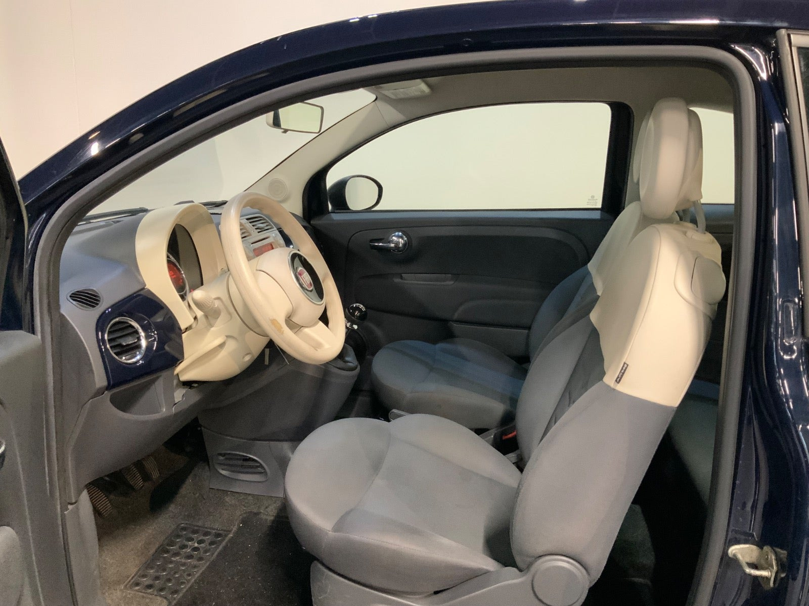 Blå Fiat 500 fra 2011