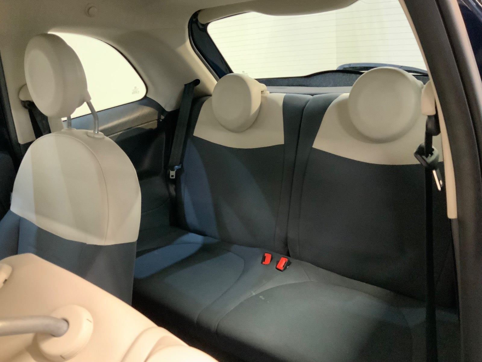 Blå Fiat 500 fra 2011