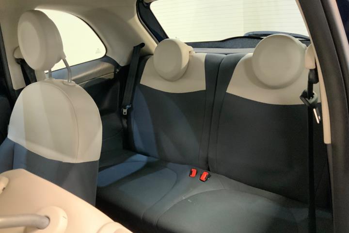 Blå Fiat 500 fra 2011