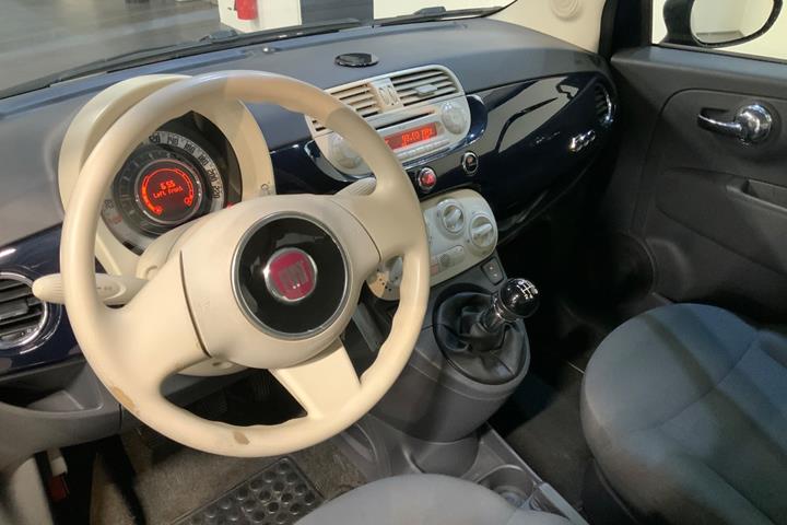 Blå Fiat 500 fra 2011