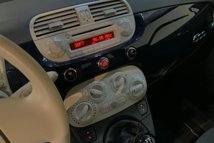 Blå Fiat 500 fra 2011