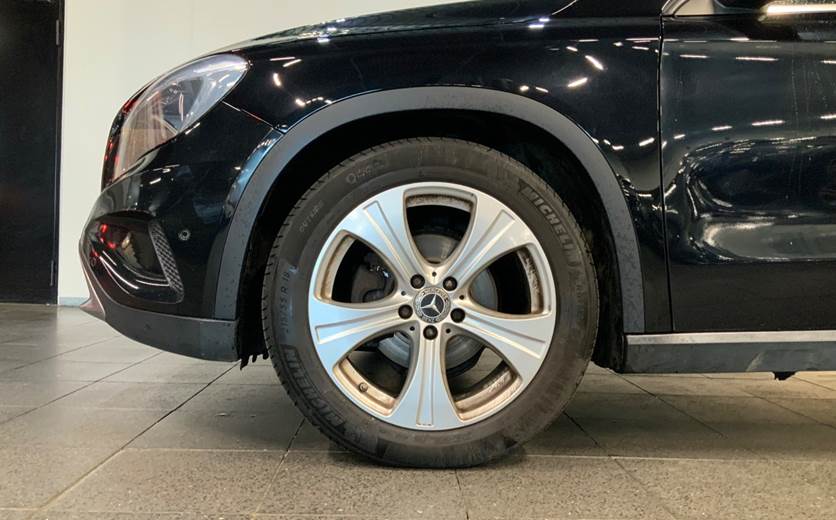 Mercedes GLA220