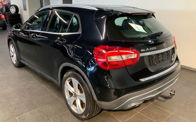 Mercedes GLA220