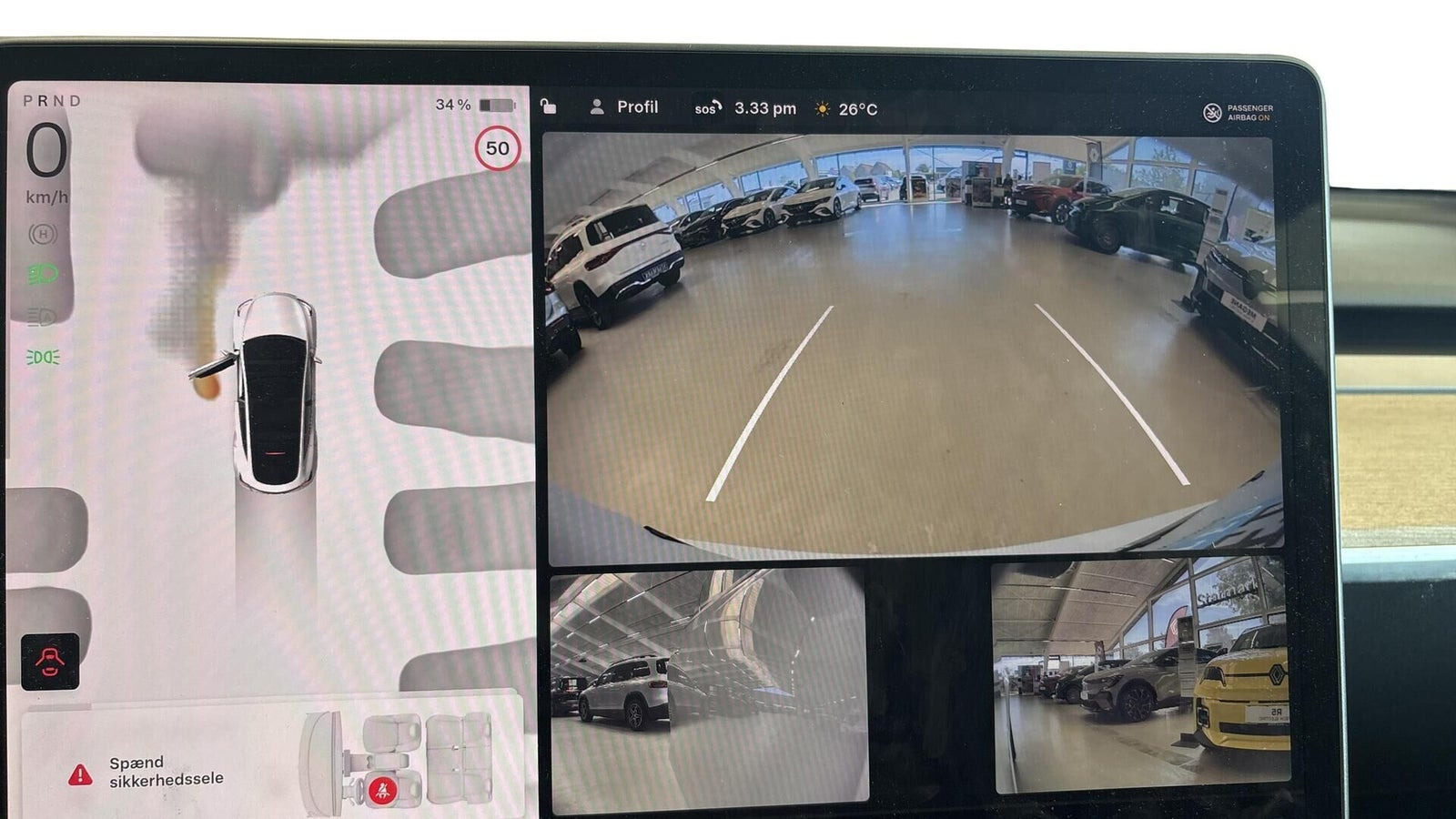 Hvid Tesla Model Y fra 2023