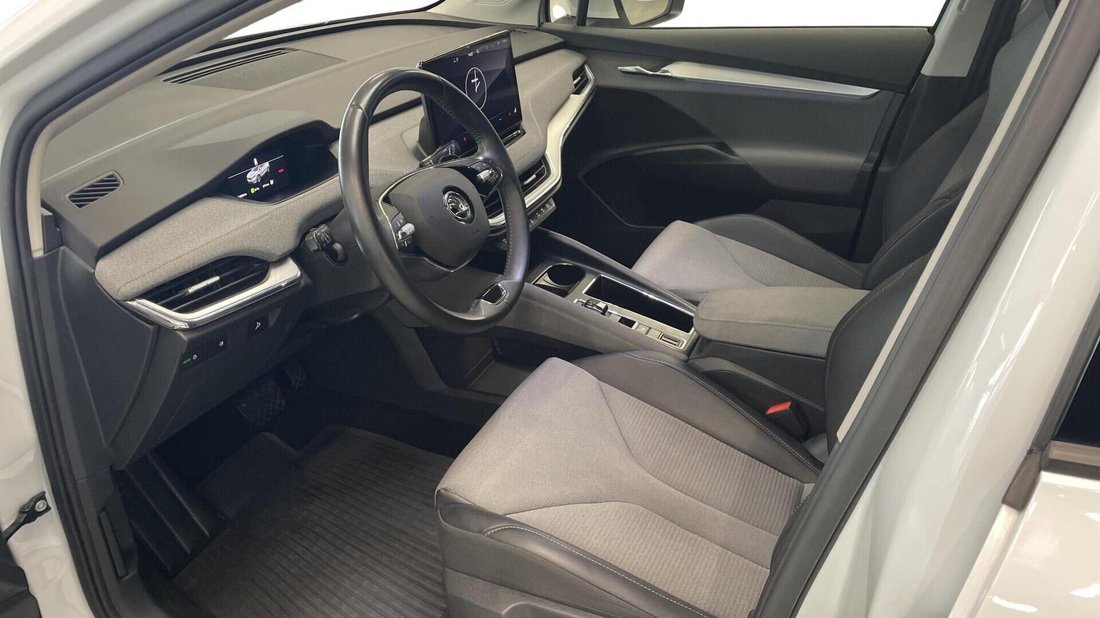 Hvid Skoda Enyaq fra 2021