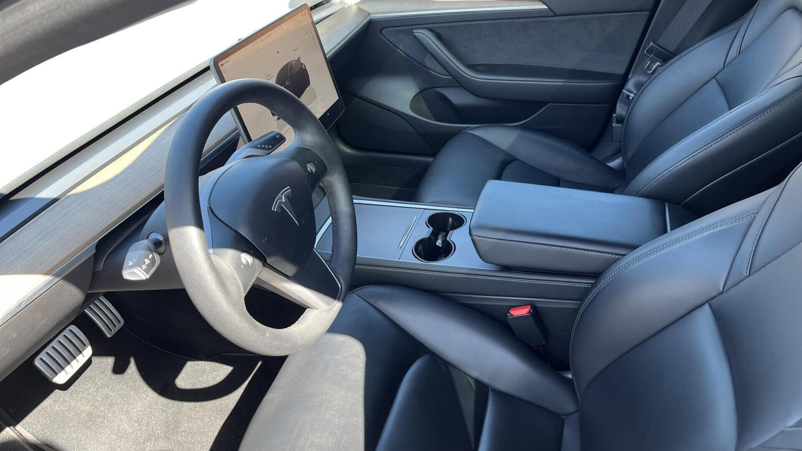 Sort Tesla Model 3 fra 2022