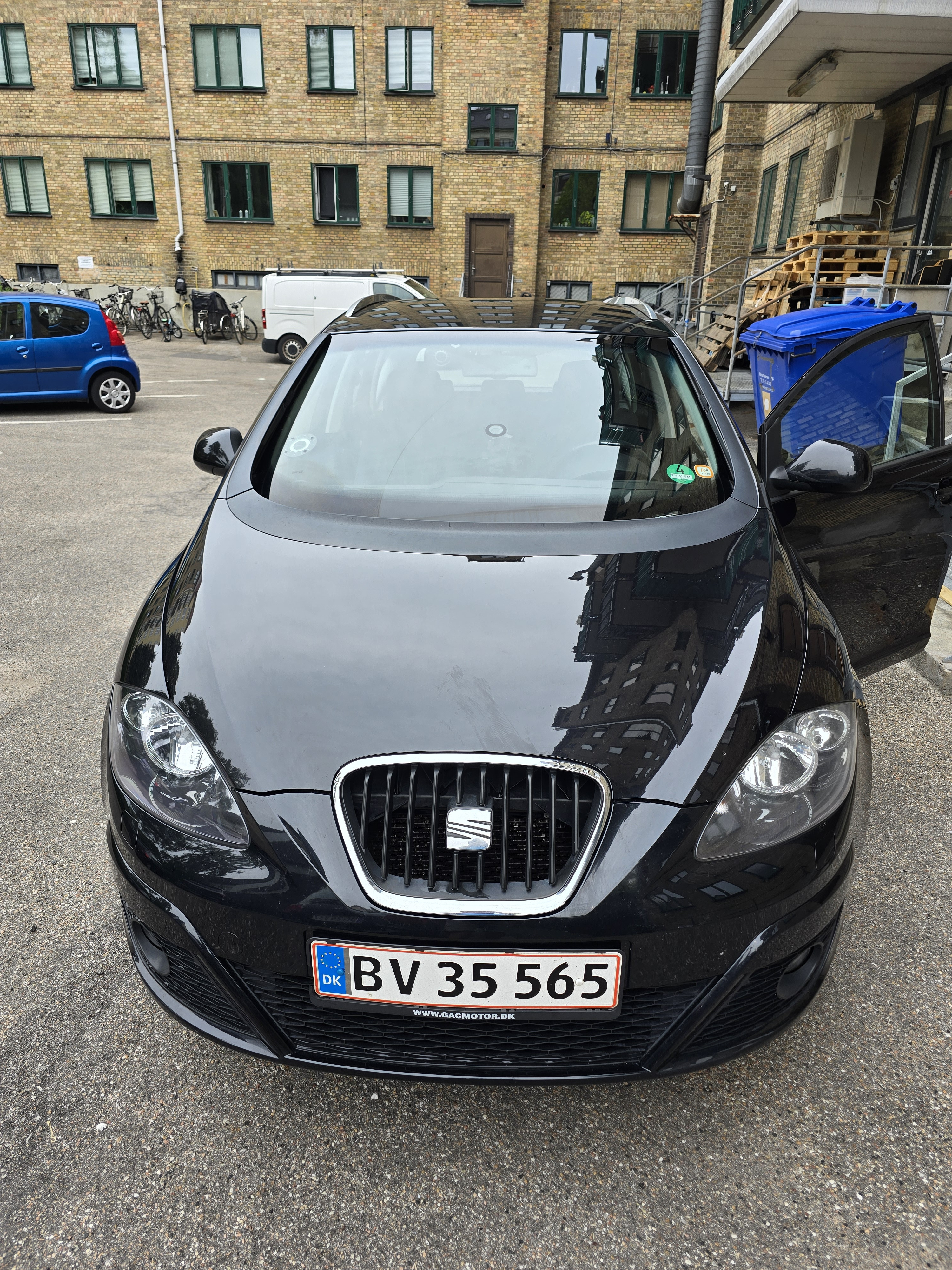 Sort Seat Altea XL fra 2012