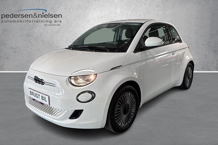Hvid Fiat 500e fra 2023