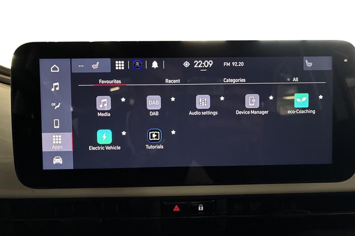 Hvid Fiat 500e fra 2023