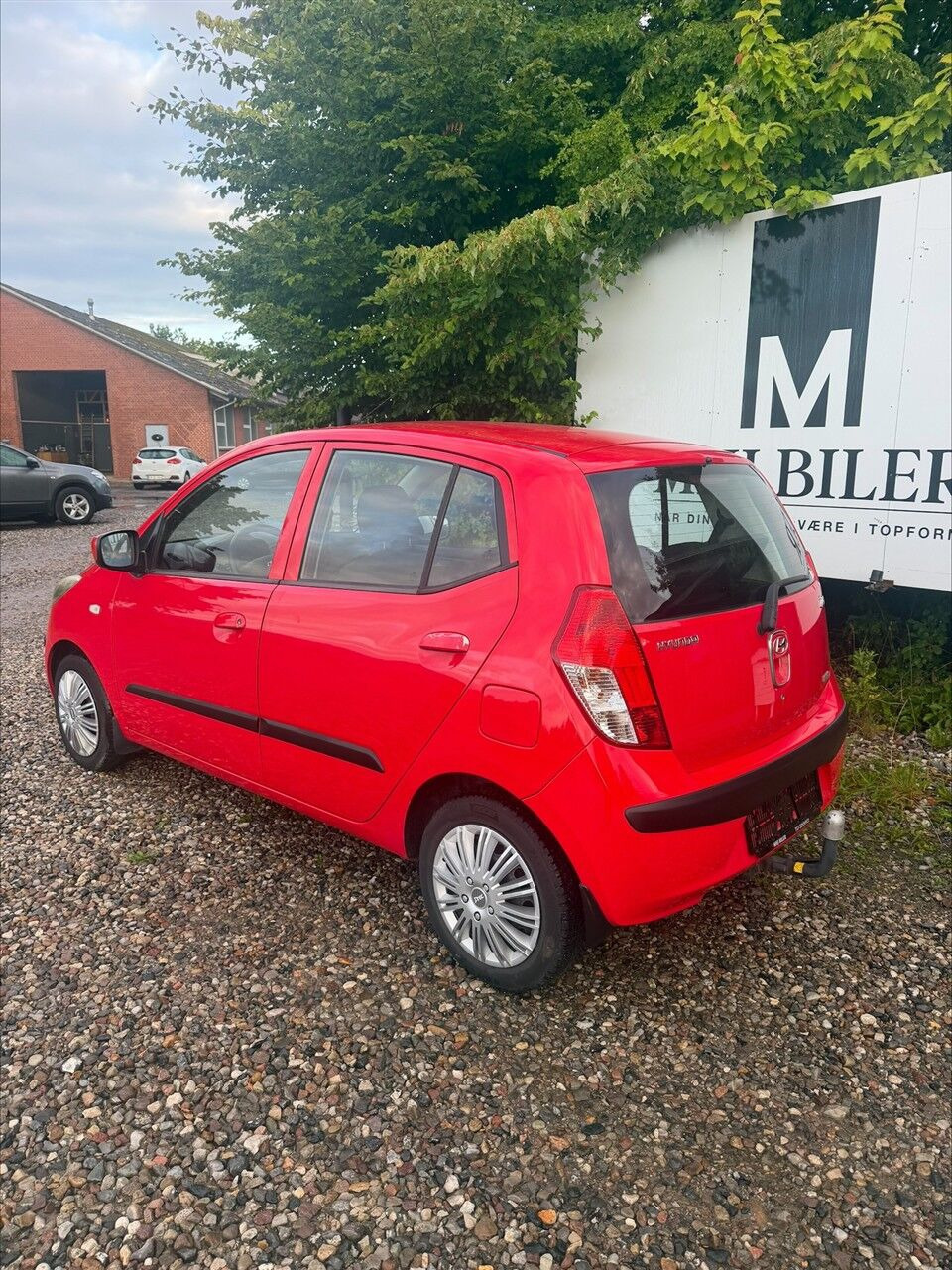 Rød Hyundai i10 fra 2010