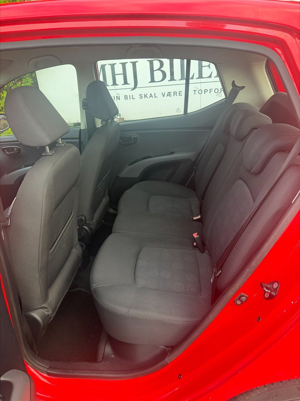 Rød Hyundai i10 fra 2010
