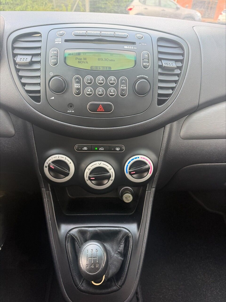 Rød Hyundai i10 fra 2010