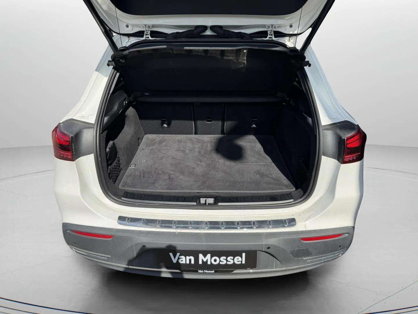 Hvid Mercedes EQA 250+ fra 2025
