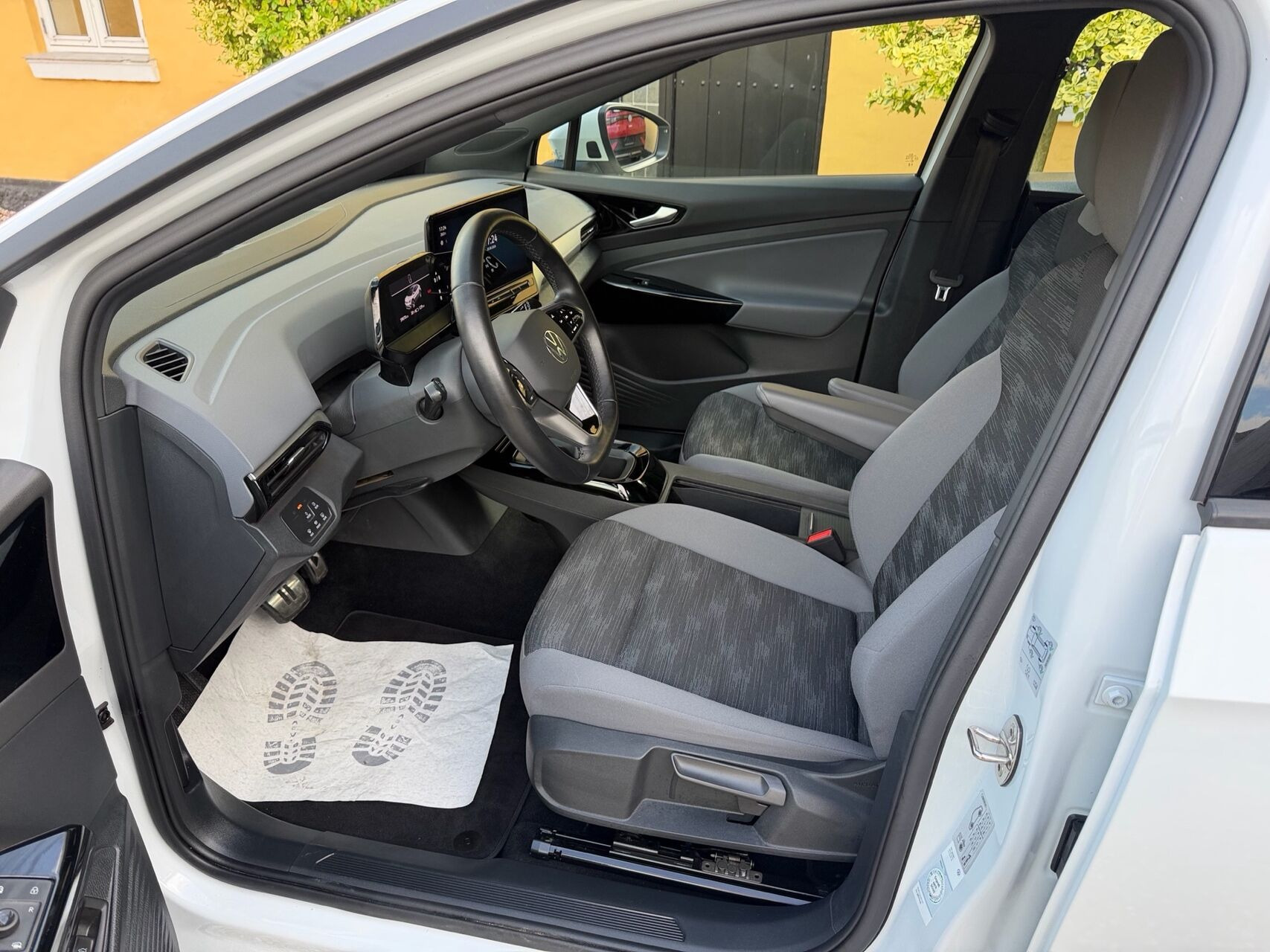 Hvid VW ID.4 fra 2023