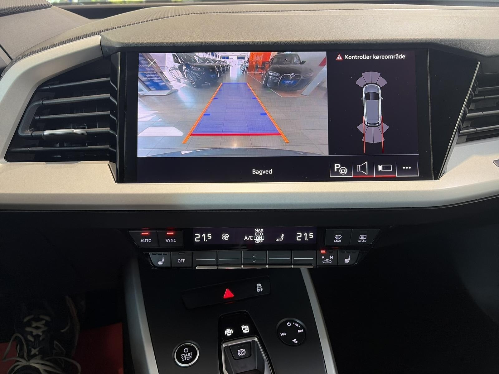 Grå Audi Q4 e-tron fra 2023