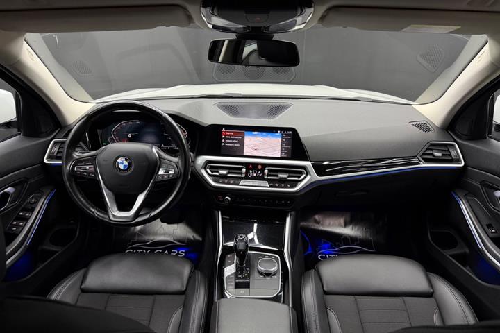 Hvid BMW 320d fra 2021