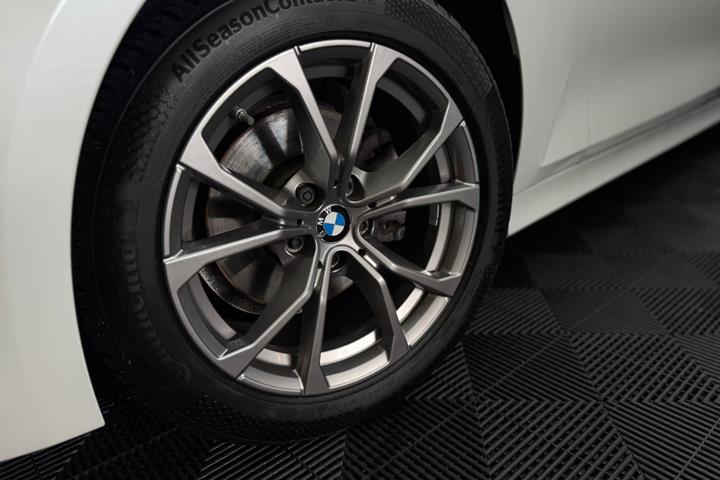 Hvid BMW 320d fra 2021