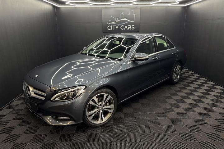 Grå Mercedes C200 fra 2015