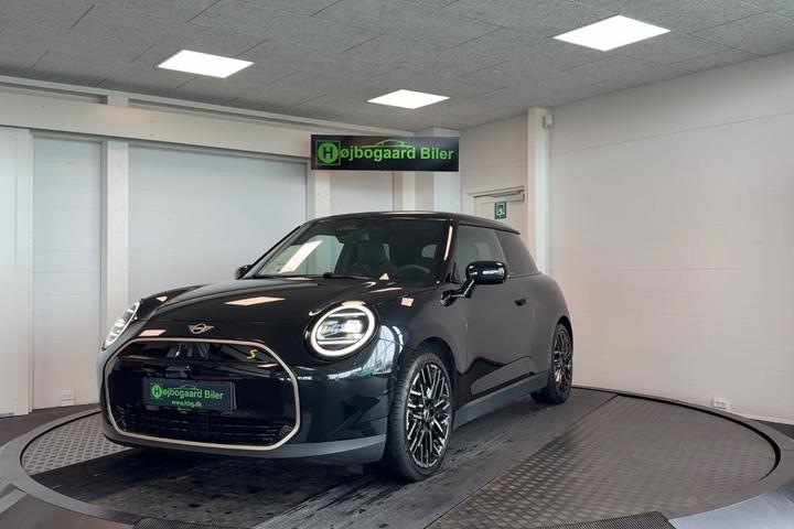 Sort Mini Cooper SE fra 2025