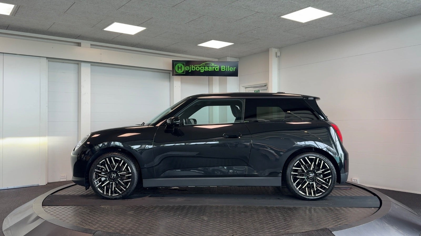 Sort Mini Cooper SE fra 2025