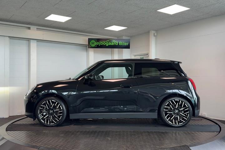 Sort Mini Cooper SE fra 2025