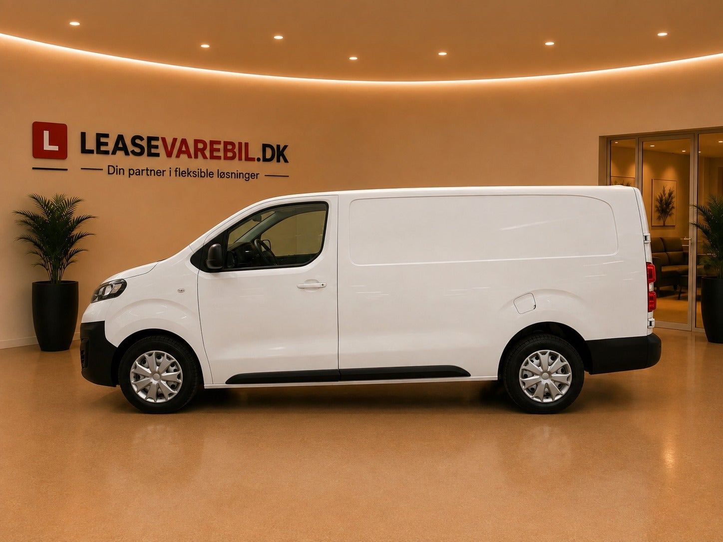 Hvid Opel Vivaro fra 2022